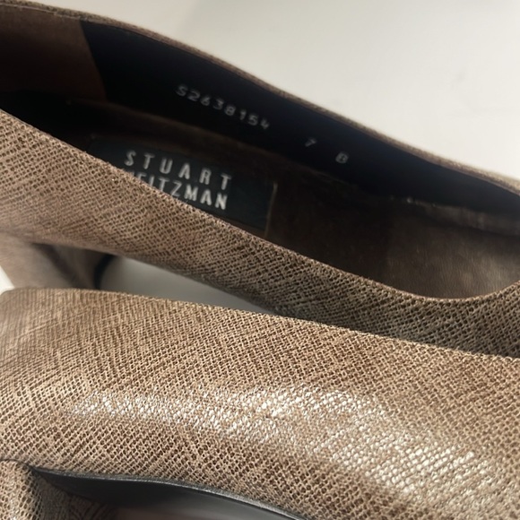 Stuart Weitzman Vintage Embossed Pumps - Picture 5 of 11
